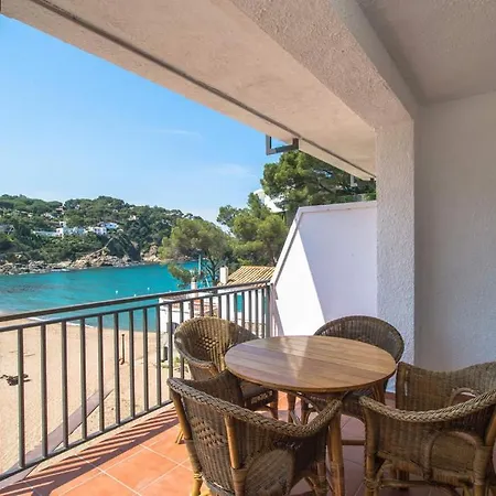 Appartamento Sleeps 4 Begur