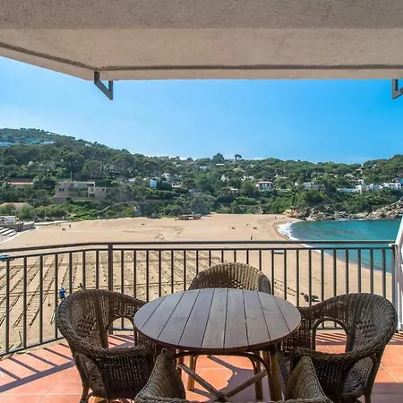 Sleeps 4 Appartamento Begur